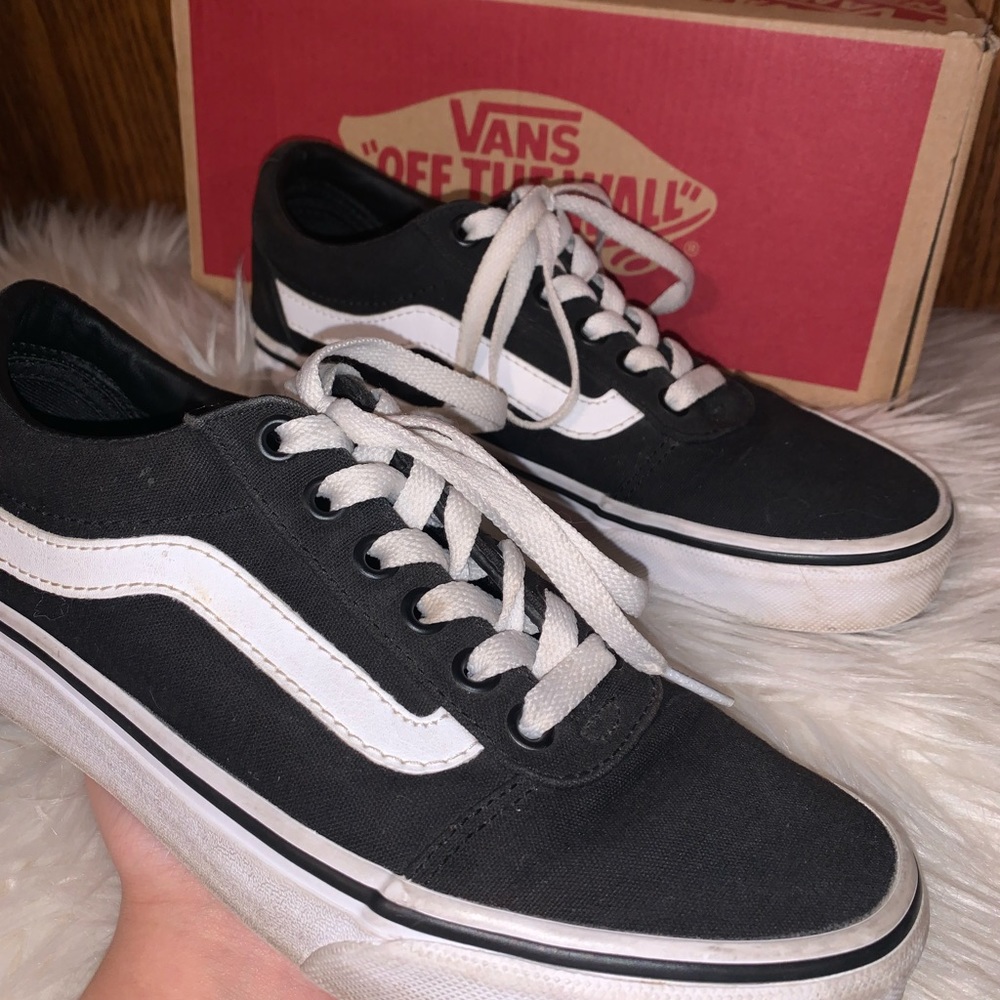Women’s Vans Ward “old skool” Shoes